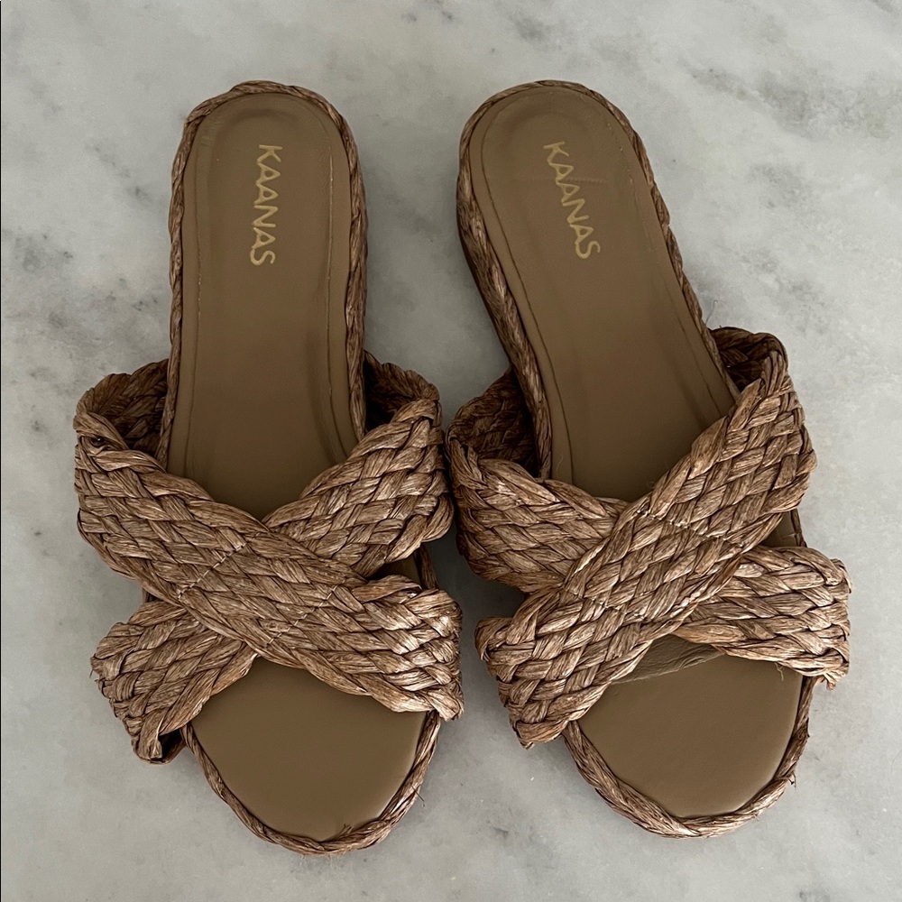 Kaanas Women's Tan Woven Sandals Raffia